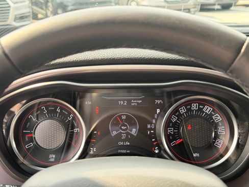 Used 2022 Dodge Challenger SXT RWD image 17