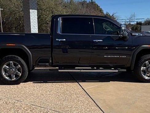 Certified 2025 GMC Sierra 2500 SLT w/ SLT Premium Package image 2