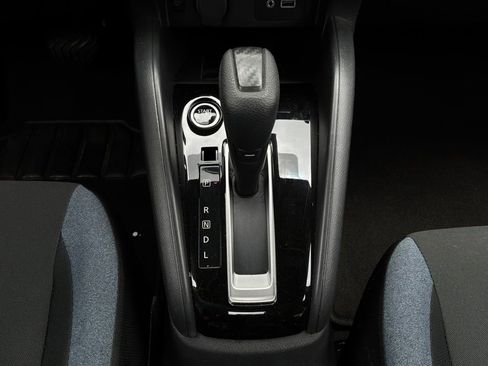 Used 2025 Nissan Versa SV FWD image 21