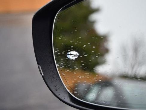 Used 2024 Subaru Ascent Limited w/ Technology Package image 12