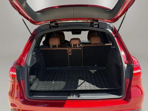 Used 2018 Mercedes-Benz GLC 300 4MATIC image 7