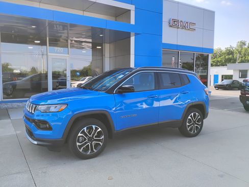 Used 2023 Jeep Compass Limited AWD/4WD image 12