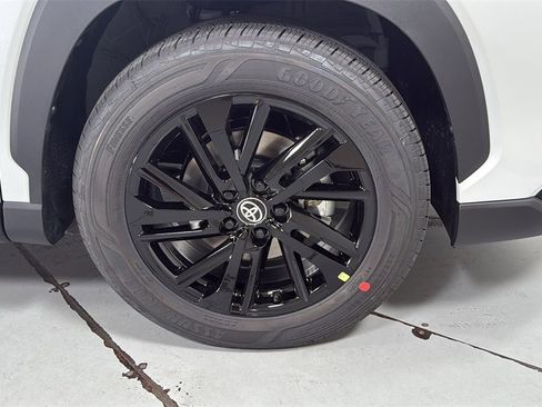 New 2025 Toyota Corolla Cross AWD Hybrid image 22