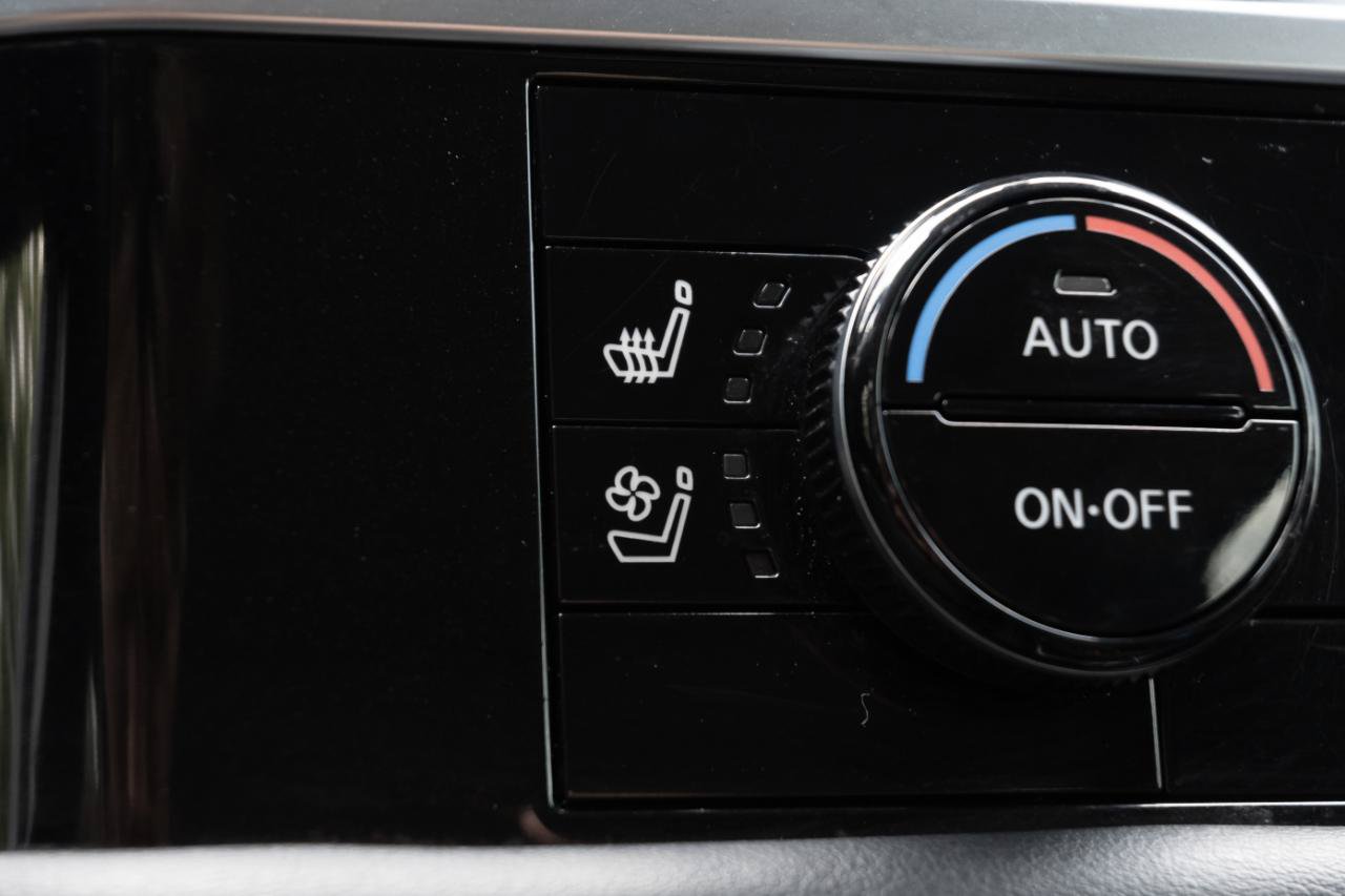 Used 2023 Nissan Pathfinder Platinum AWD/4WD image 27