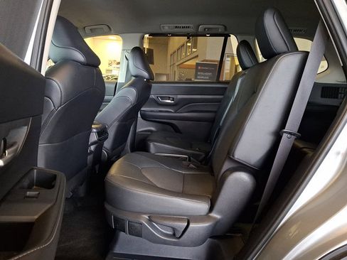 Certified 2025 Toyota Grand Highlander AWD image 10
