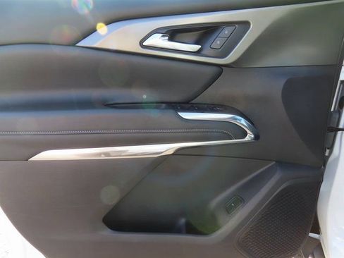 Used 2025 Chevrolet Traverse LT image 10