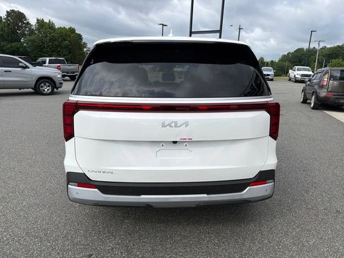 Used 2026 Kia Carnival FWD image 7