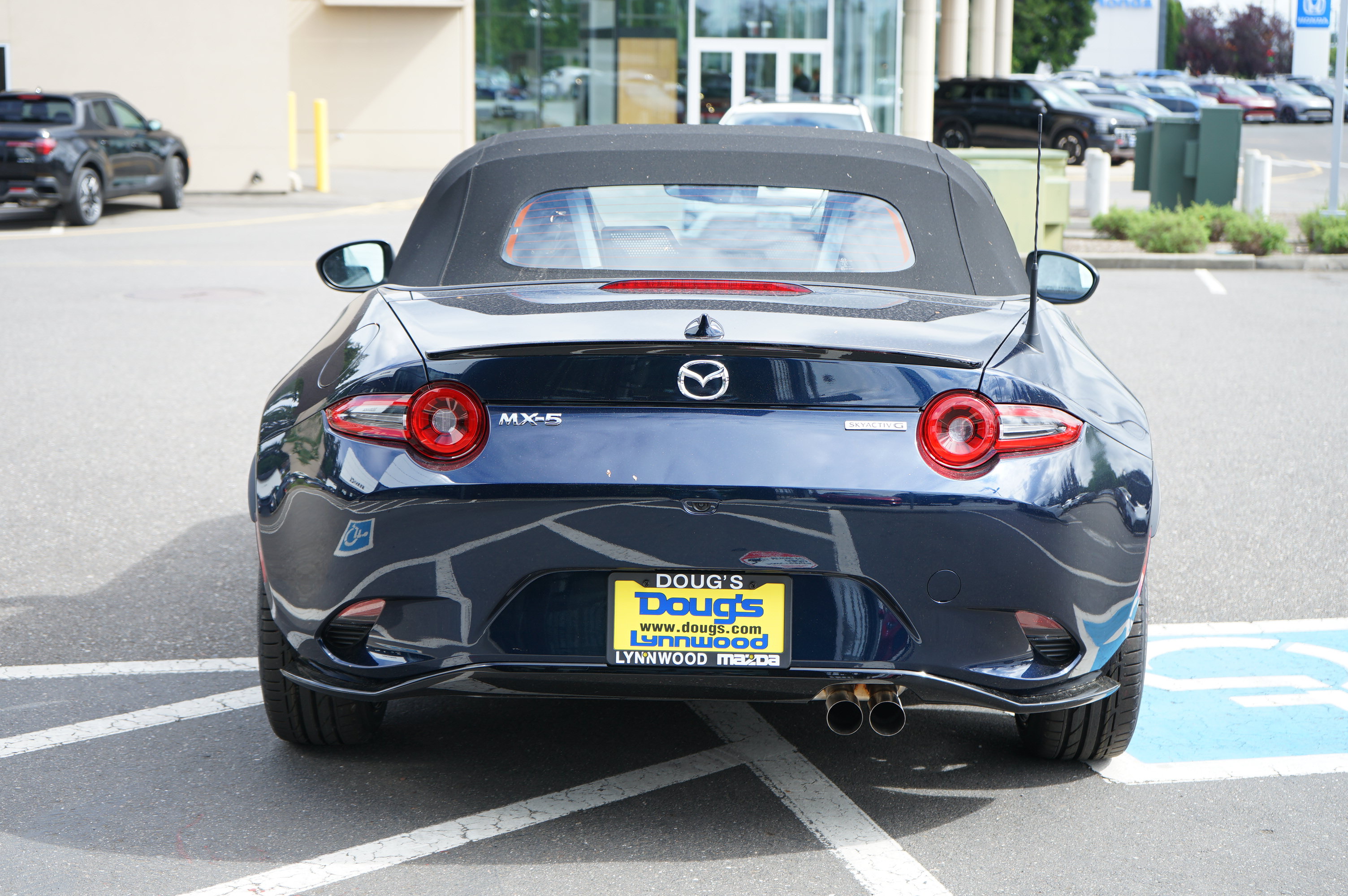 New 2026 MAZDA MX-5 Miata Club w/ Interior Package RWD image 5