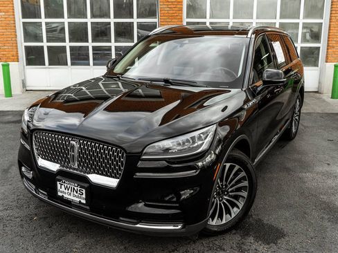 Used 2024 Lincoln Aviator Reserve image 2