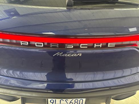 Used 2024 Porsche Macan AWD/4WD image 10