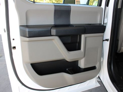 Used 2022 Ford F550 4x4 Crew Cab Super Duty w/ Power Equipment Group image 32