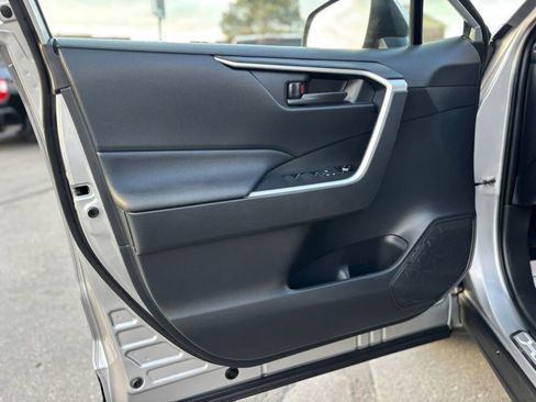 Used 2021 Toyota RAV4 SE w/ Weather & Moonroof Package image 9