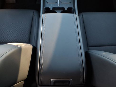 Used 2025 Hyundai Santa Fe SEL FWD image 17