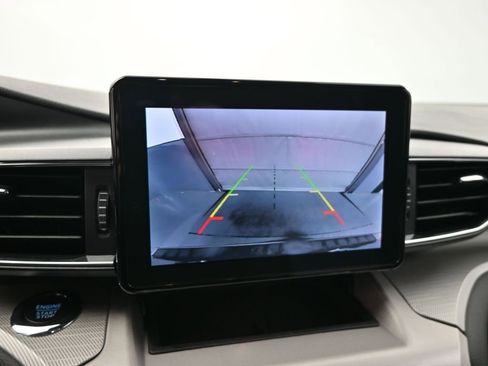 Used 2023 Ford Explorer XLT w/ Equipment Group 202A image 18