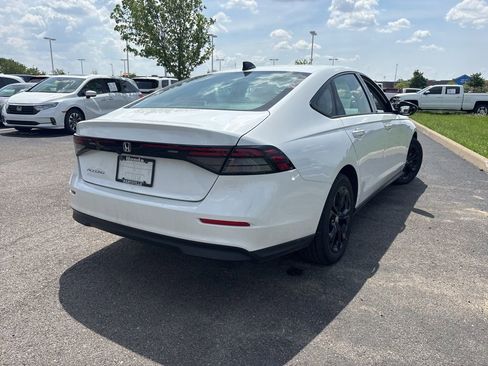 Used 2025 Honda Accord SE image 11