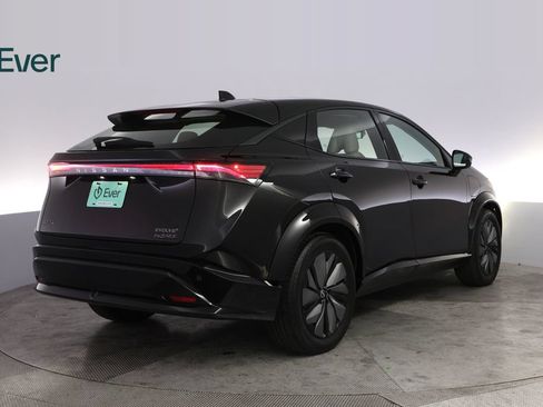 Used 2024 Nissan Ariya AWD image 3