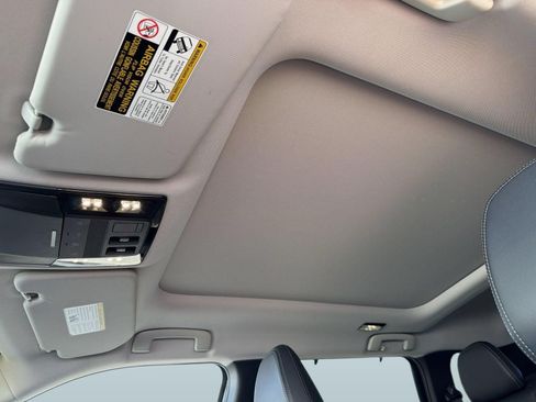 Used 2025 Mitsubishi Outlander SEL FWD image 24