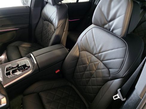 New 2026 BMW X5 sDrive40i image 9