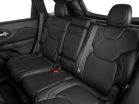 Used 2017 Jeep Cherokee Trailhawk image 14