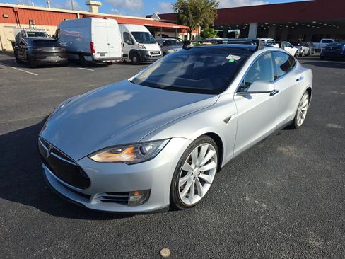Used 2013 Tesla Model S image 1
