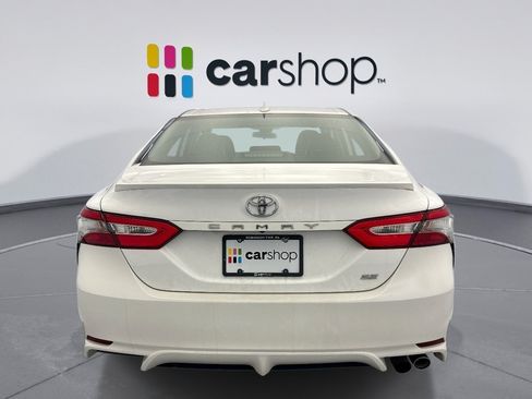 Used 2019 Toyota Camry SE FWD image 4