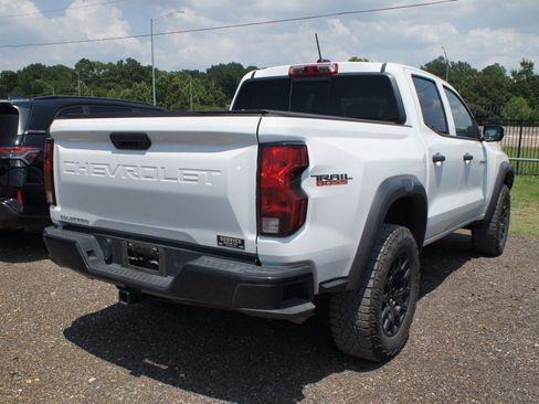 Used 2023 Chevrolet Colorado Trail Boss w/ Advanced Trailering Package AWD/4WD image 4