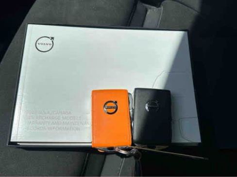 Used 2023 Volvo C40 P8 Recharge Plus w/ Climate Package AWD/4WD image 4