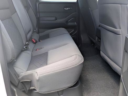 Used 2025 Nissan Frontier SV AWD/4WD image 24
