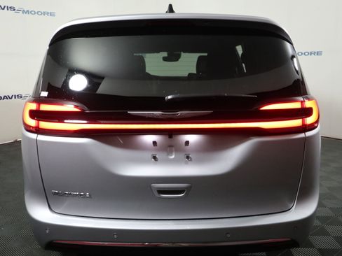 New 2026 Chrysler Pacifica Select image 7