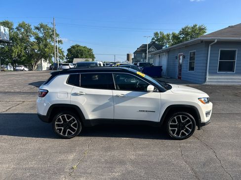 Used 2018 Jeep Compass Limited w/ Navigation Group AWD/4WD image 4