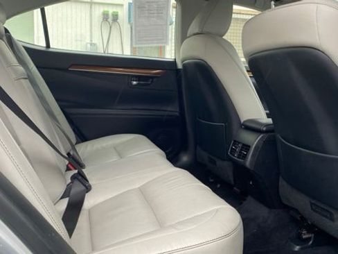 Used 2015 Lexus ES 300h 300h image 22