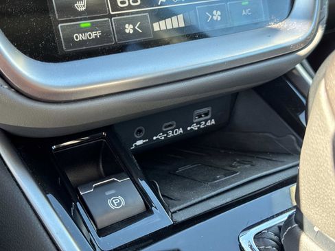 Used 2025 Subaru Outback Onyx Edition image 24