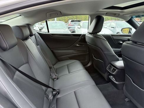 Used 2021 Lexus ES 300h w/ Premium Package image 17