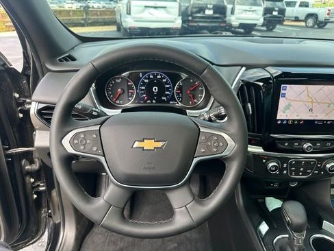 Used 2023 Chevrolet Traverse Premier AWD/4WD image 10