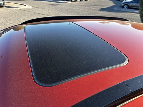 Certified 2022 Kia Niro Touring Special Edition image 30