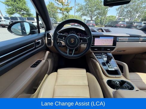 Used 2023 Porsche Cayenne Platinum Edition AWD/4WD image 18