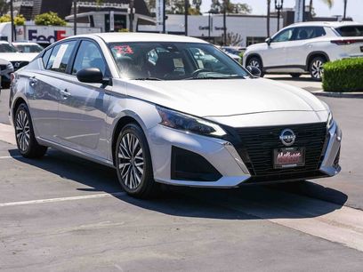 Used 2024 Nissan Altima 2.5 SV