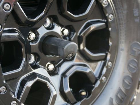 Used 2023 Ford Bronco Wildtrak image 12