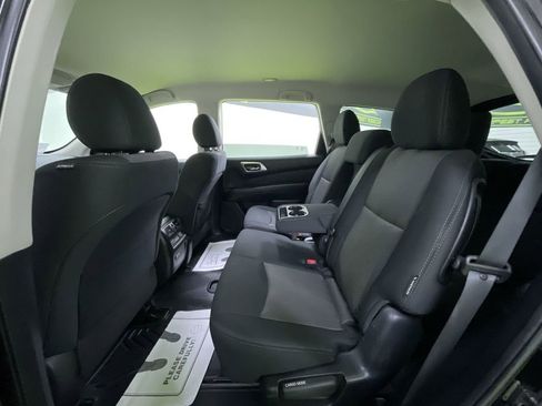 Used 2020 Nissan Pathfinder S image 26
