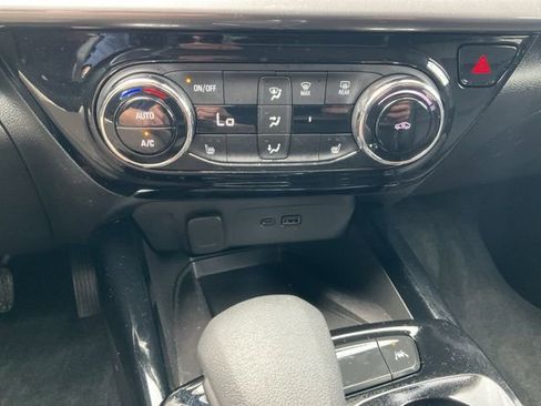 Certified 2025 Chevrolet Trax ACTIV w/ Sunroof Package FWD image 8