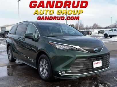 Used 2021 Toyota Sienna XLE