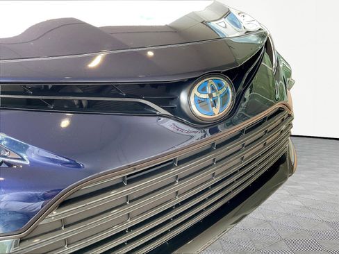 Used 2021 Toyota Camry LE FWD image 30