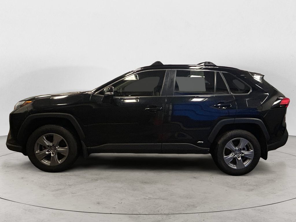Used 2024 Toyota RAV4 LE AWD/4WD image 2