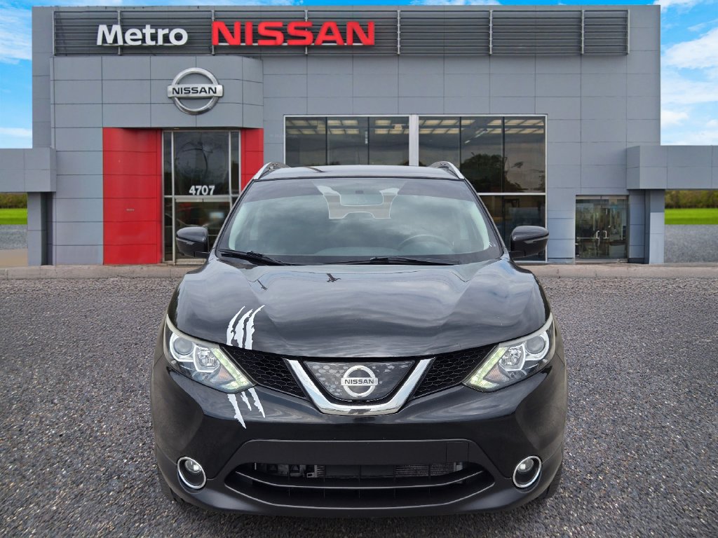Used 2018 Nissan Rogue Sport SL FWD image 2