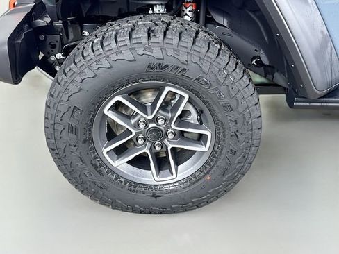 New 2026 Jeep Gladiator Mojave w/ Safety Group image 32