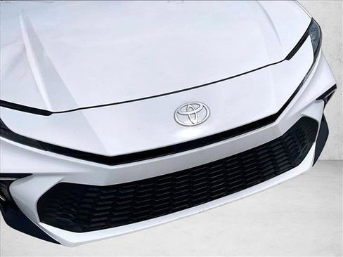 Used 2025 Toyota Camry SE w/ Convenience Package FWD image 29