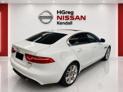 Used 2019 Jaguar XE Prestige AWD/4WD image 4