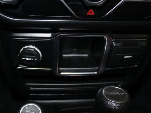 Used 2021 Jeep Gladiator Sport image 38