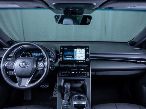 Used 2019 Toyota Avalon Touring image 12