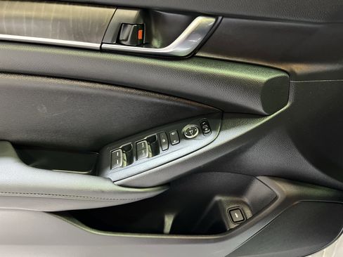 Used 2020 Honda Accord EX image 25